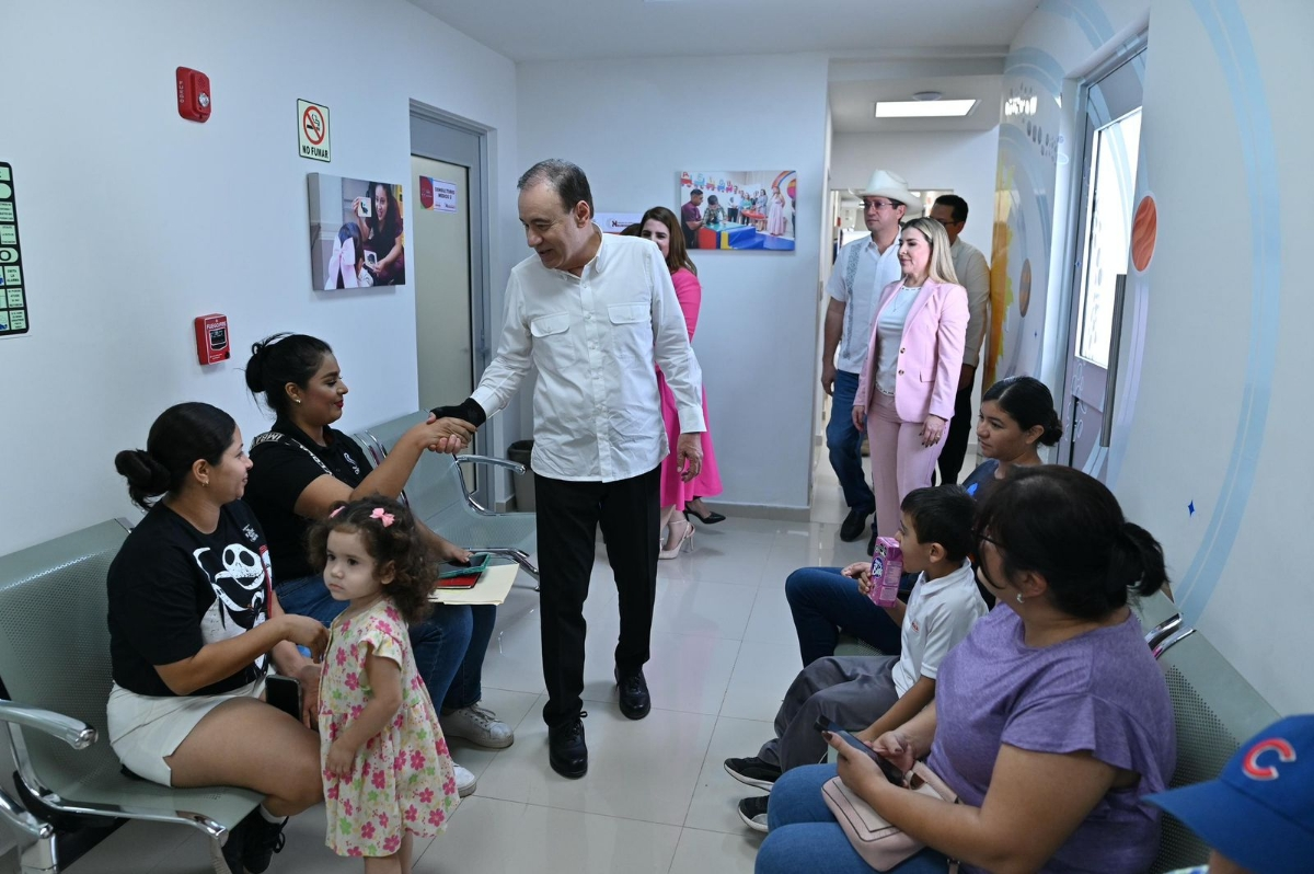  Navojoa, Sonora; 03 de noviembre de 2025.- Gobernador Durazo refuerza salud de familias del sur con equipamiento de la Unidad en Neurodesarrollo