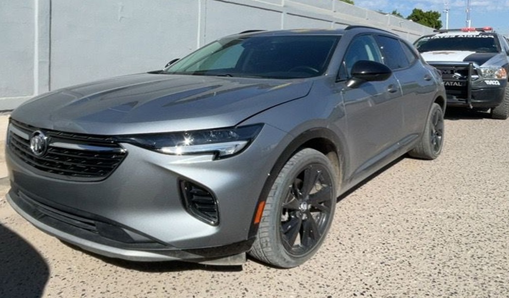 Hermosillo, Sonora; 24 de octubre de 2025.- Operativo de la Polic&iacute;a Estatal incauta armas de fuego durante detenci&oacute;n de personas en Hermosillo